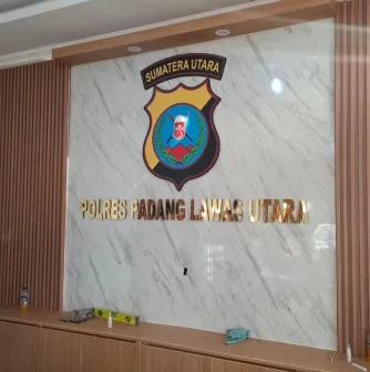 Huruf timbul Polres Padang Lawas Utara